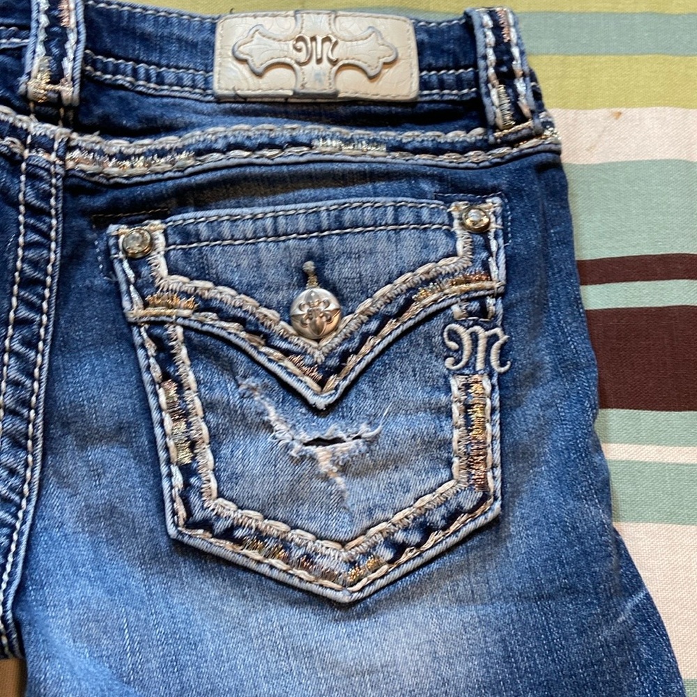 Women’s Distressed Denim Short by Miss Me Brand. EUC! - Picture 7 of 16